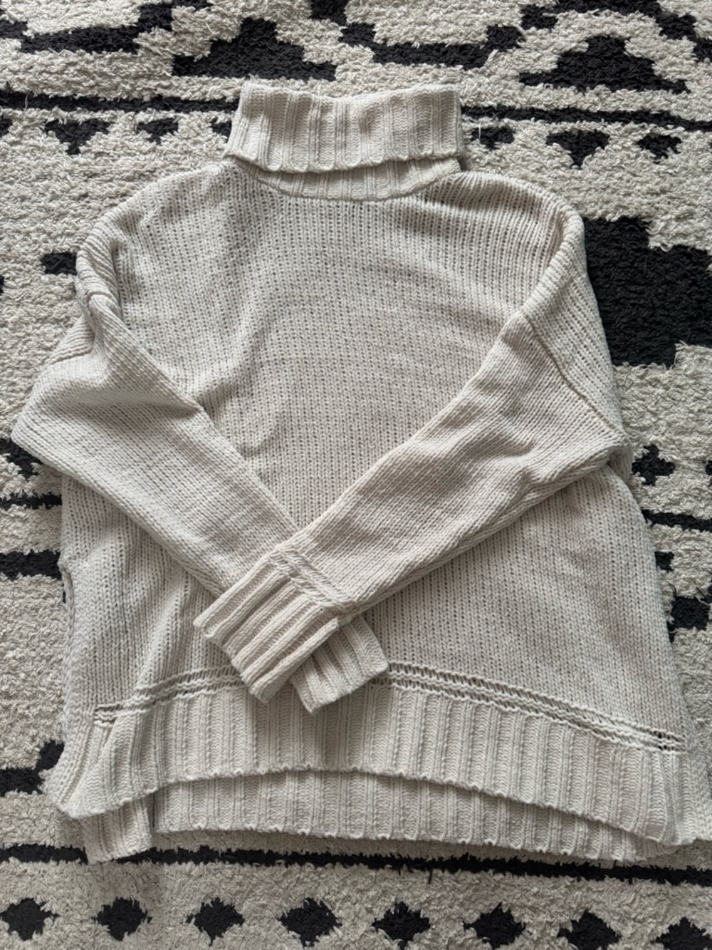 aerie Cream Turtleneck Pullover Sweater